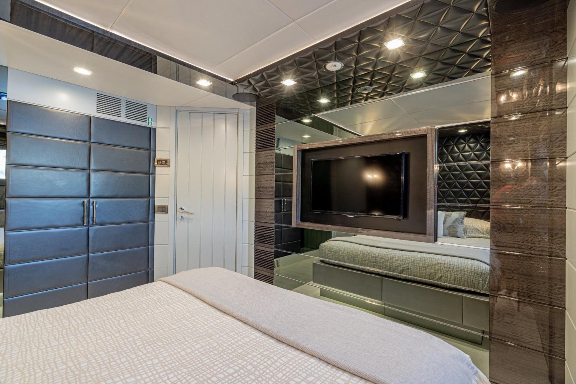 Botel C-hotels Edesia