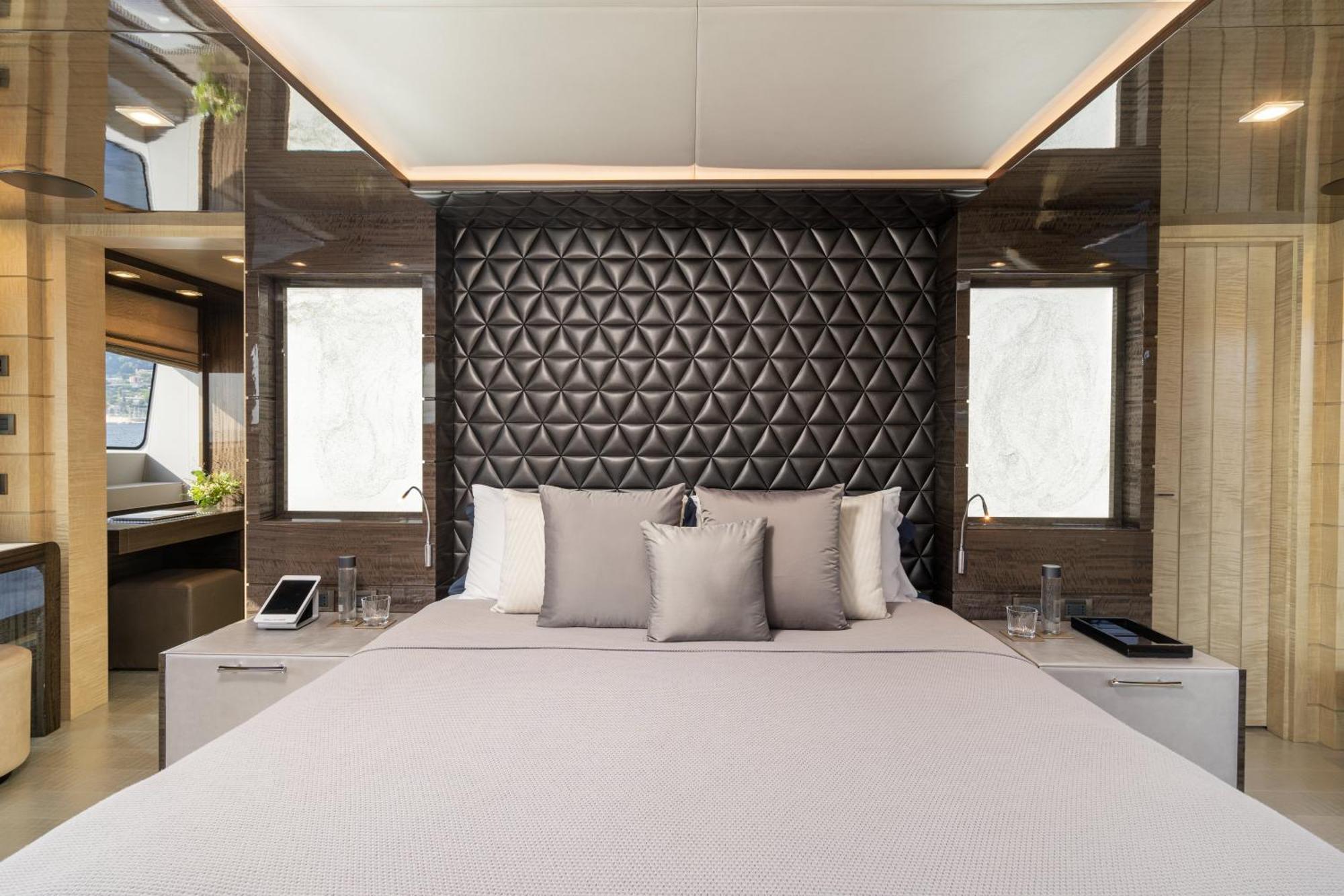 Botel C-hotels Edesia