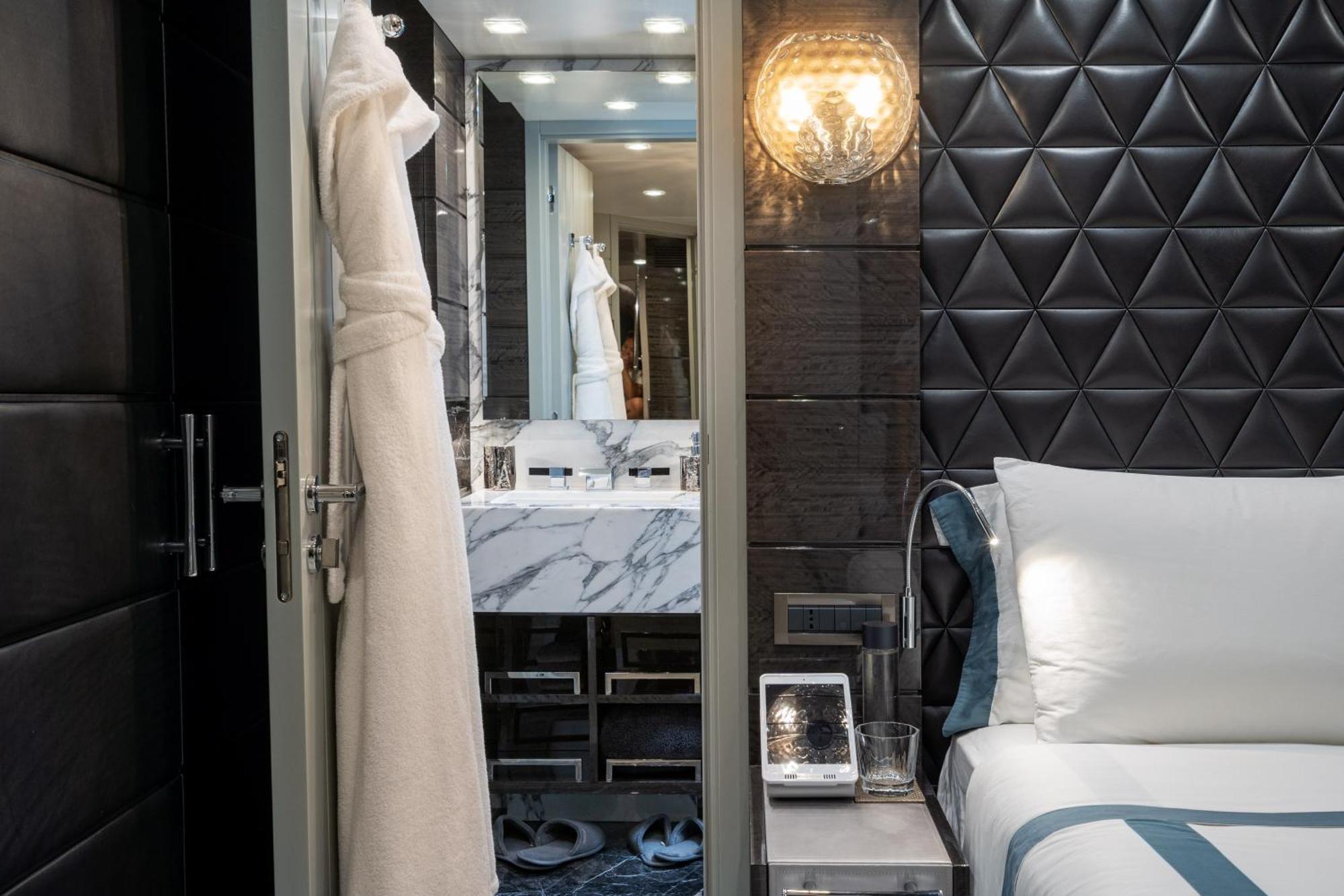 Botel C-hotels Edesia *